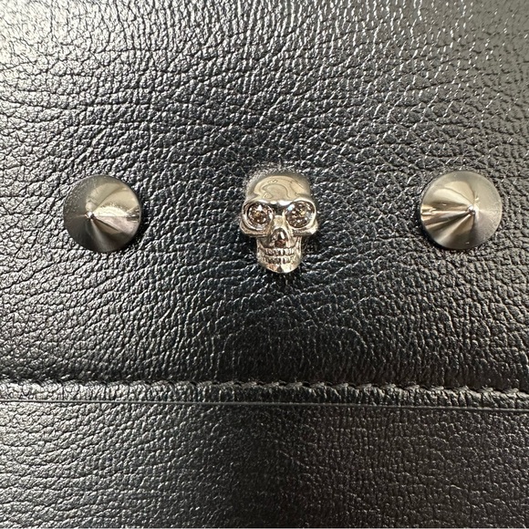 Alexander McQueen Skull and Stud Envelope Clutch - Picture 3 of 11